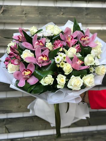 Букет цветов из: Розы и Хризантемы в Кременках