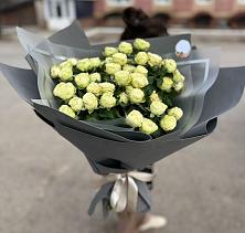 Букет Белые кустовые розы Солинеро в Кременках