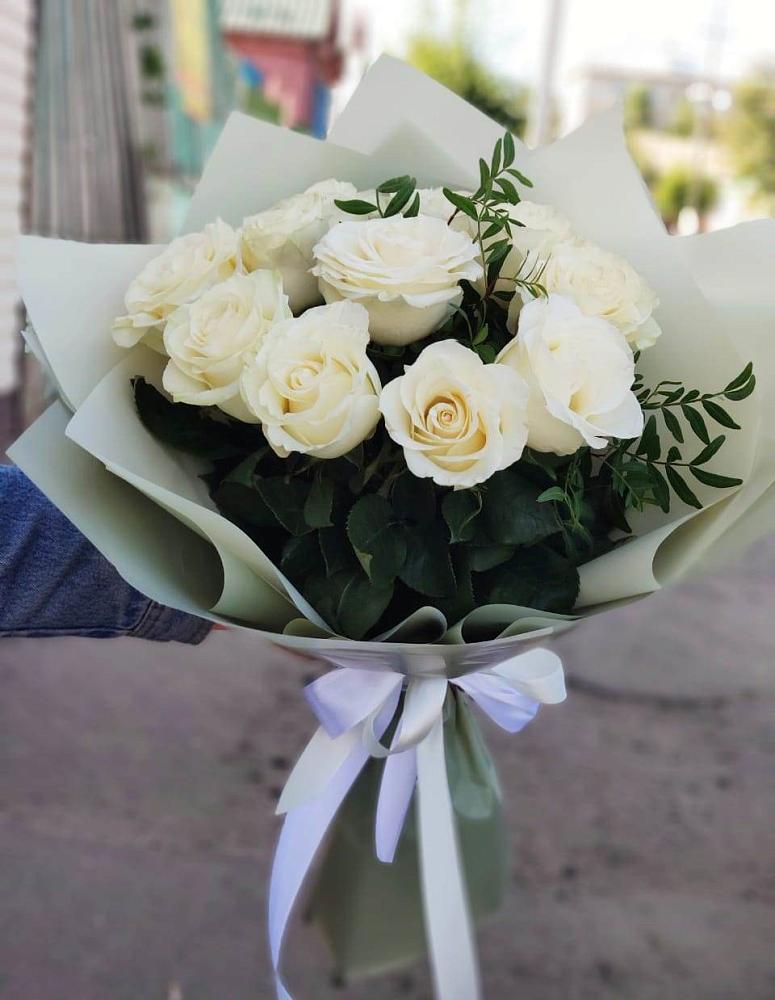 Букет Белые розы Проуд в Кременках