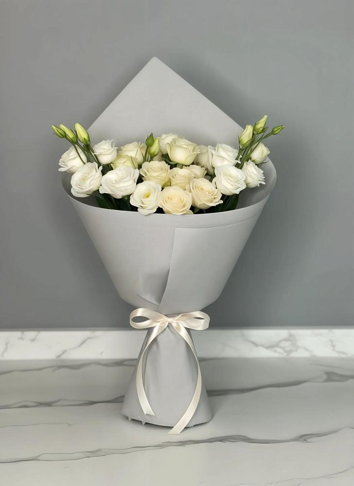 Букет цветов из: Розы и Лизиантусы в Кременках