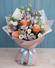 Букет цветов из:  Лизиантусы, Розы, Альстромерии и Гипсофила в Кременках