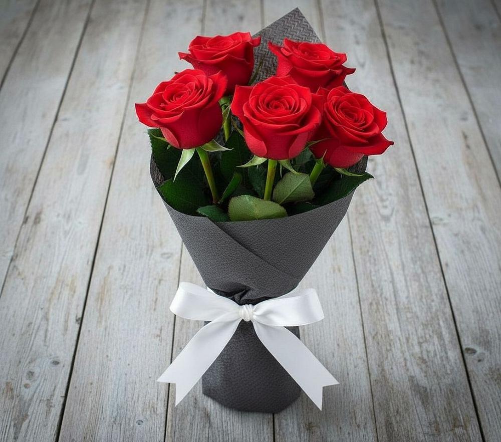 Букет 5 Красных роз Эдлесс Лав в Кременках