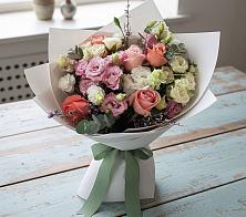 Букет цветов из:  Розы, Лизиантусы и Гвоздики в Кременках