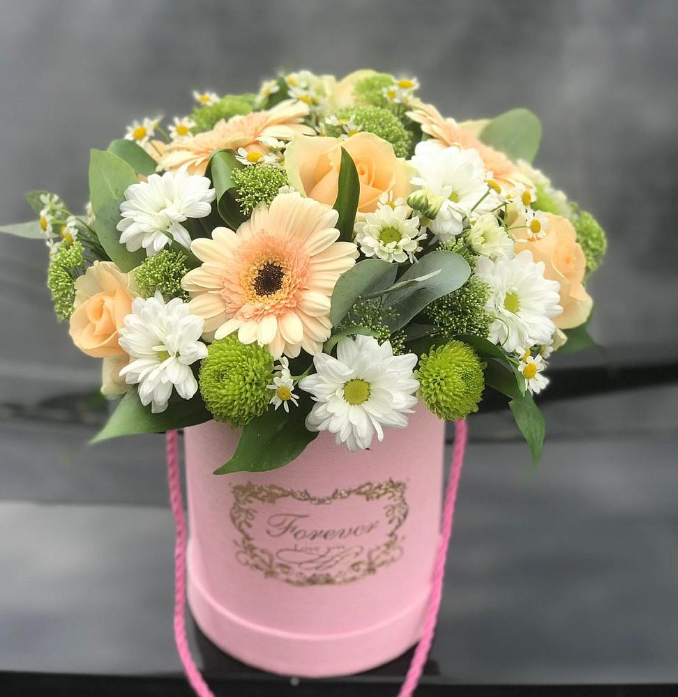 Цветочная композиция из Розы, Герберы и Хризантемы в шляпной коробке в Кременках