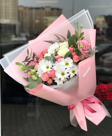 Букет цветов из: Розы, Лизиантусы и Хризантемы в Кременках