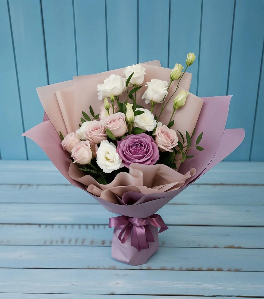 Букет цветов из: Розы и Лизиантусы в Кременках